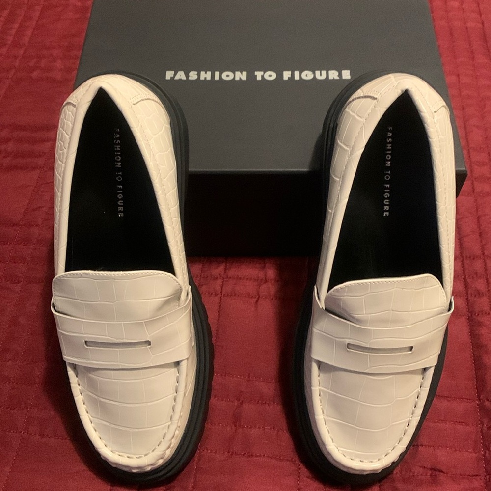 Fashion to Figure 9 wide (like 9.5) ivory penny loafers NEW in box